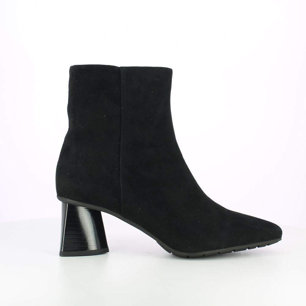 MICHELA-CAMOSCIO-BLACK - immagine 4