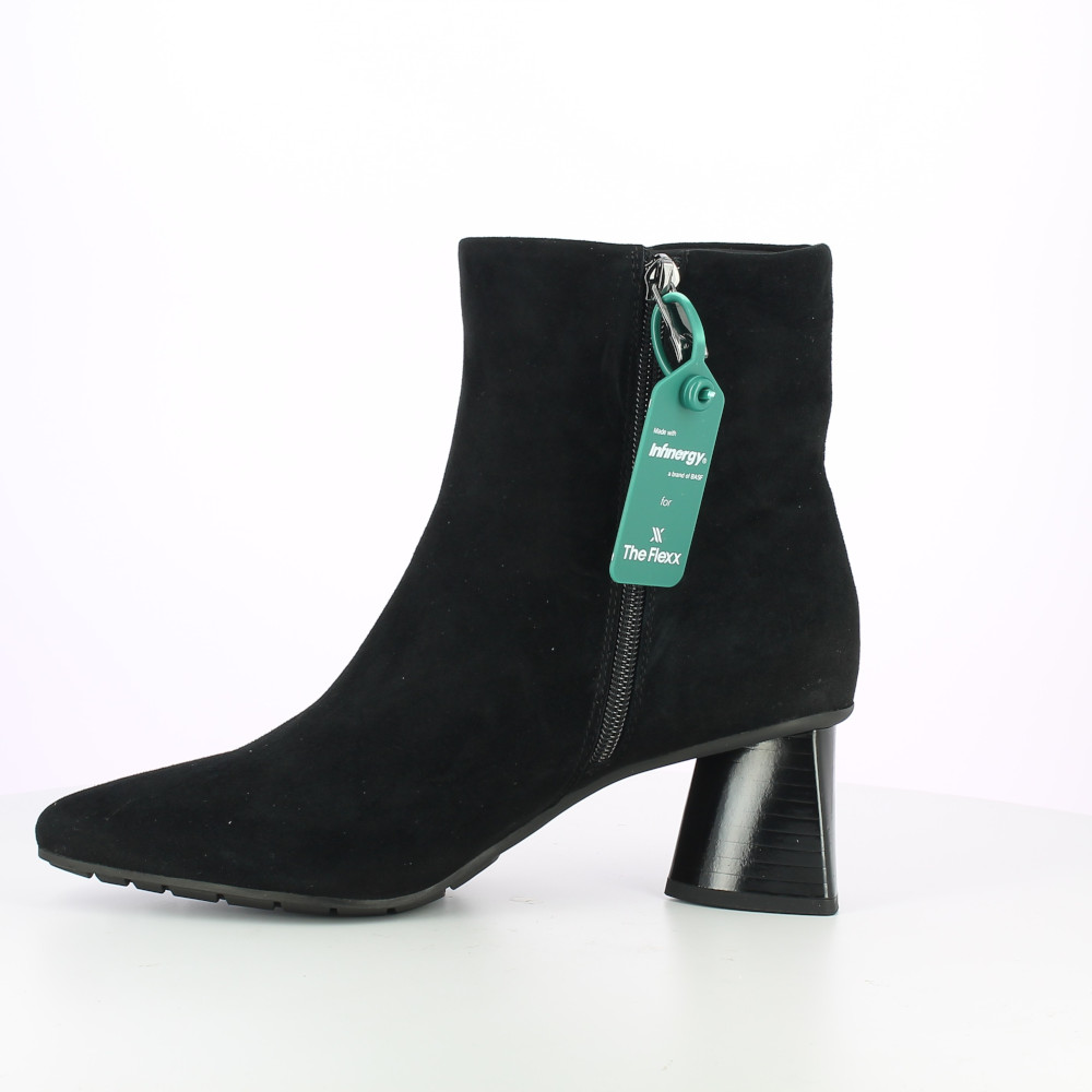 MICHELA-CAMOSCIO-BLACK - immagine 6