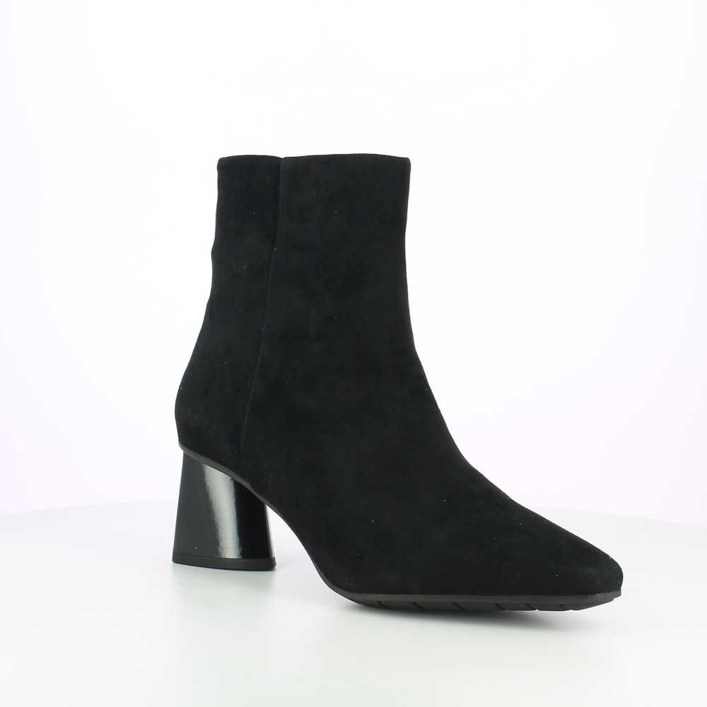 MICHELA-CAMOSCIO-BLACK - immagine 7